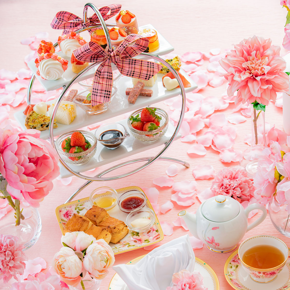 Pink Strawberry Afternoon Tea ホテル ラ・スイート神戸ハーバーランド