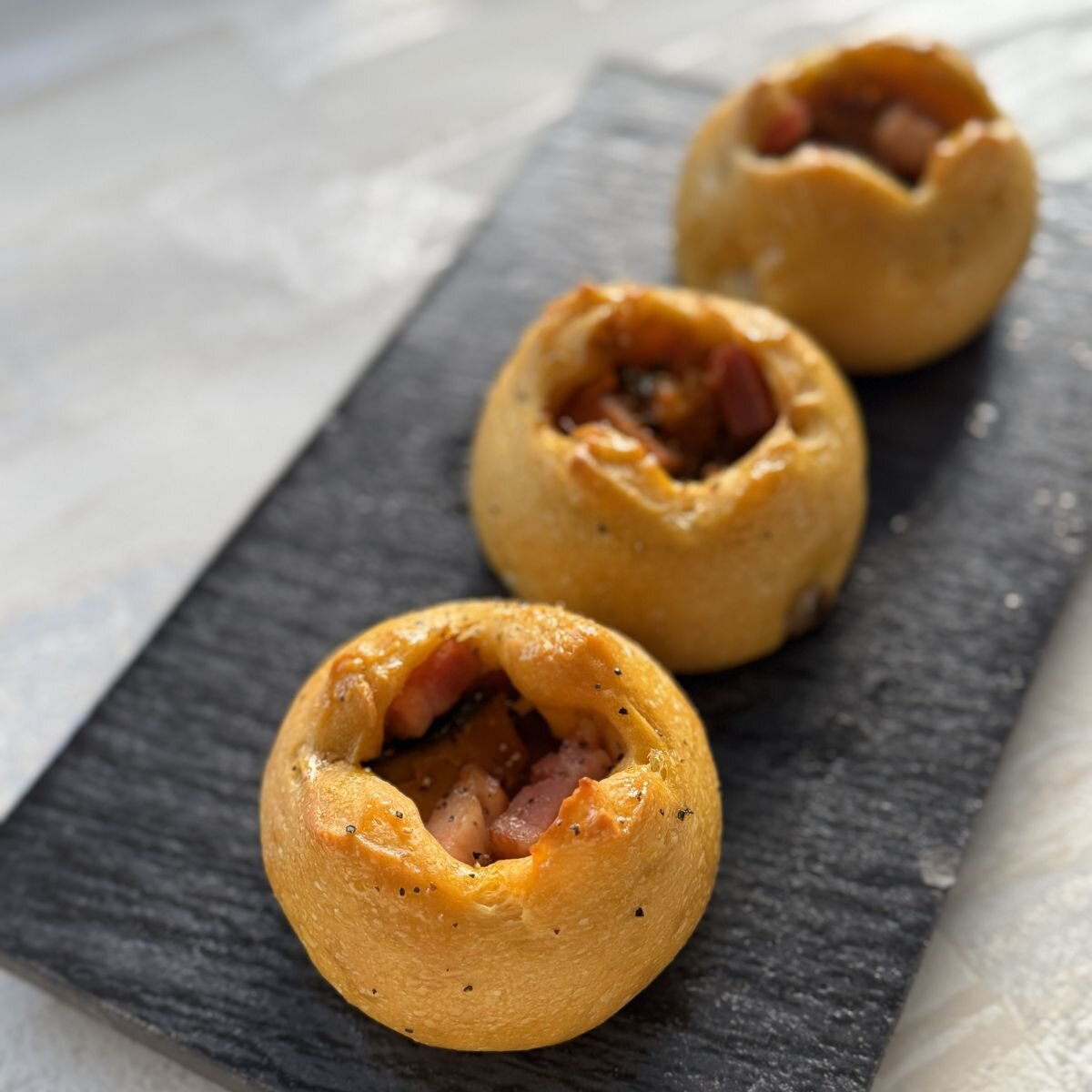 曜日限定パン 　― 毎週〈月・水・金〉それぞれの曜日に登場 ―