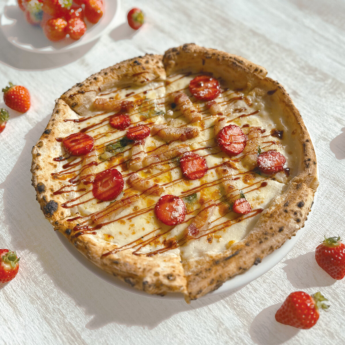 【レストランカフェテラス アミ 神戸】いちごピッツァ登場サムネイル