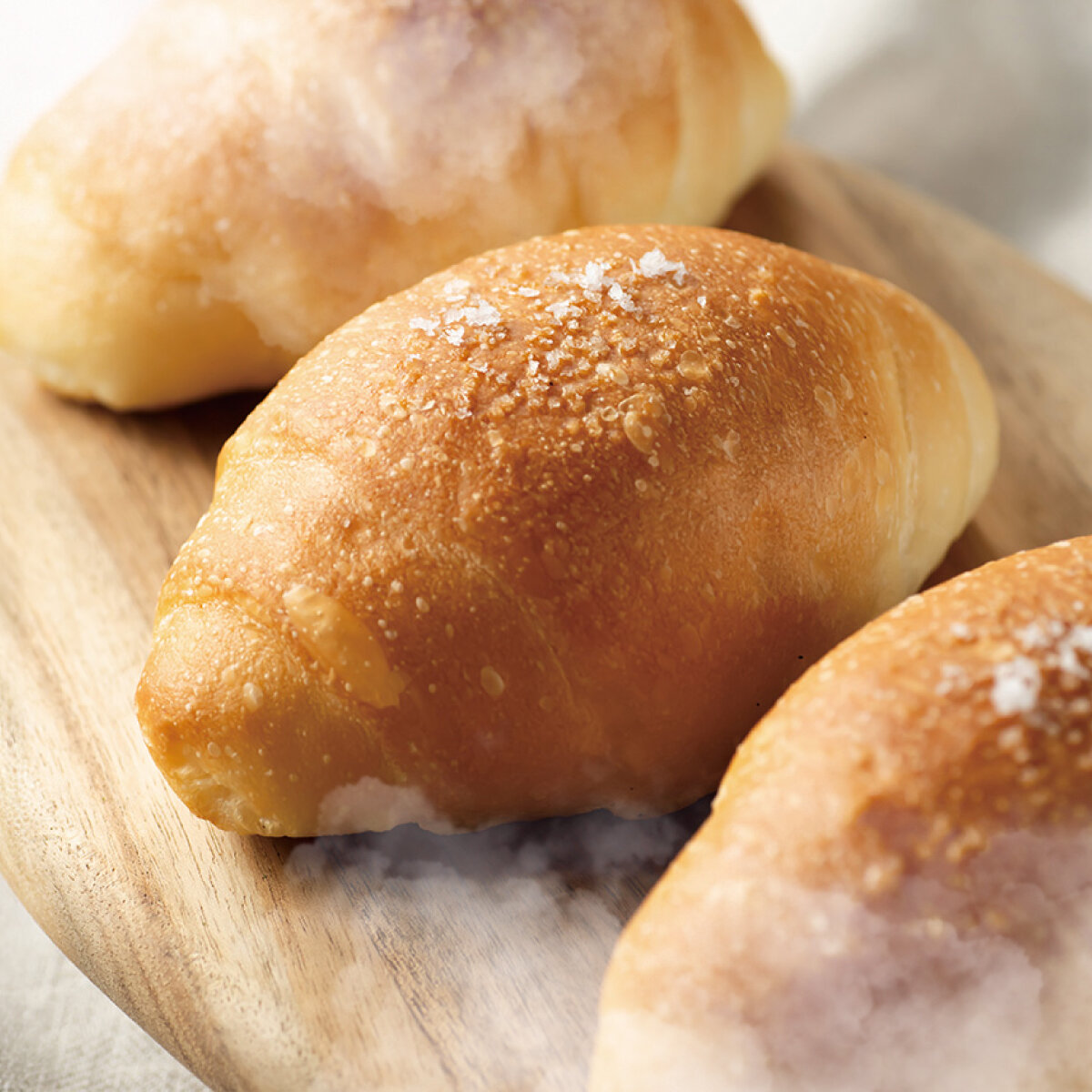 【平日/総本店限定】焼きたて塩パンサムネイル