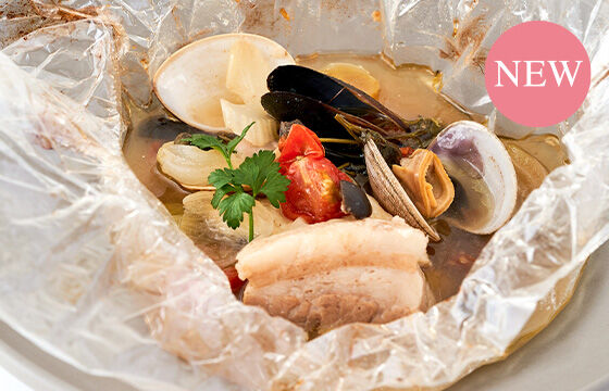 神戸港本日入荷の鮮魚、ブランド豚“神戸ポーク”のアクアパッツァ、フィルム包み